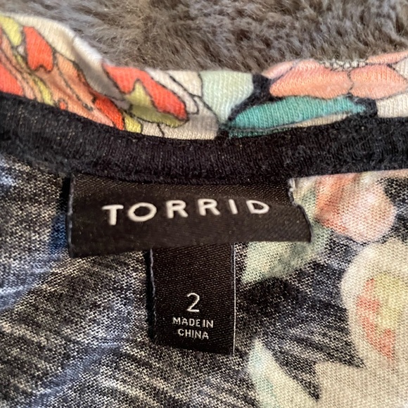 Torrid T-Shirt - Picture 2 of 2